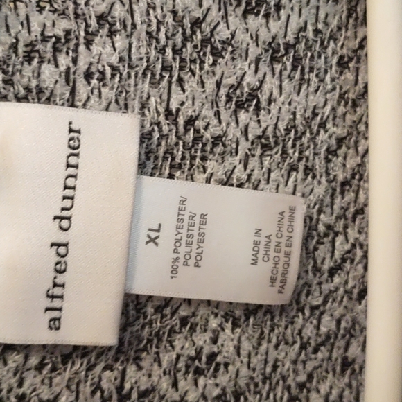 Sweater - Picture 2 of 2